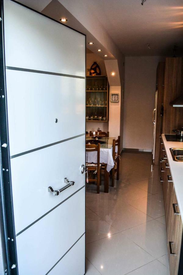 Sofia'S Seaview Villa Near Airport And Beach Артемида Екстериор снимка